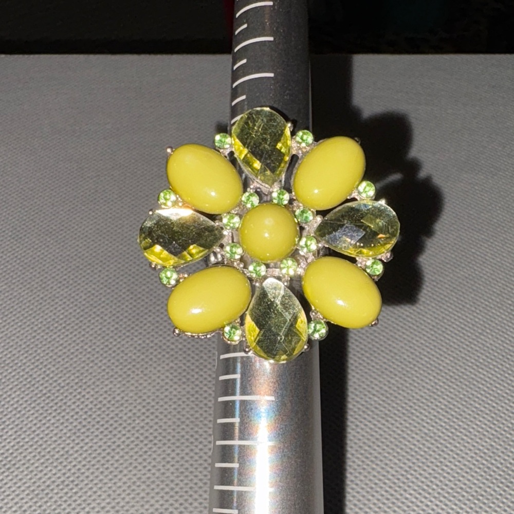 Elegant lime Green beads & lime green rhinestones Floral Ring almost chartreuse
